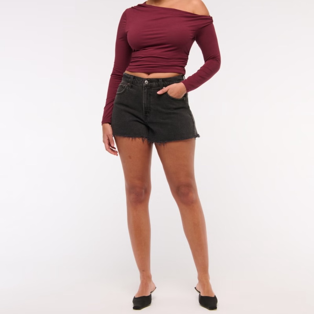 NWT Abercrombie Curve Love 90s Relaxed Cut Off Short - Picture 3 of 11